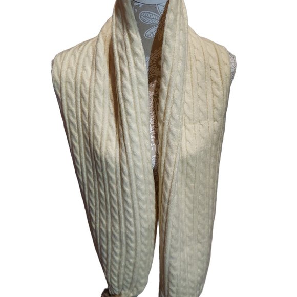FRYE AND CO. Accessories - FRYE And CO. Cable Pom Scarf NWT